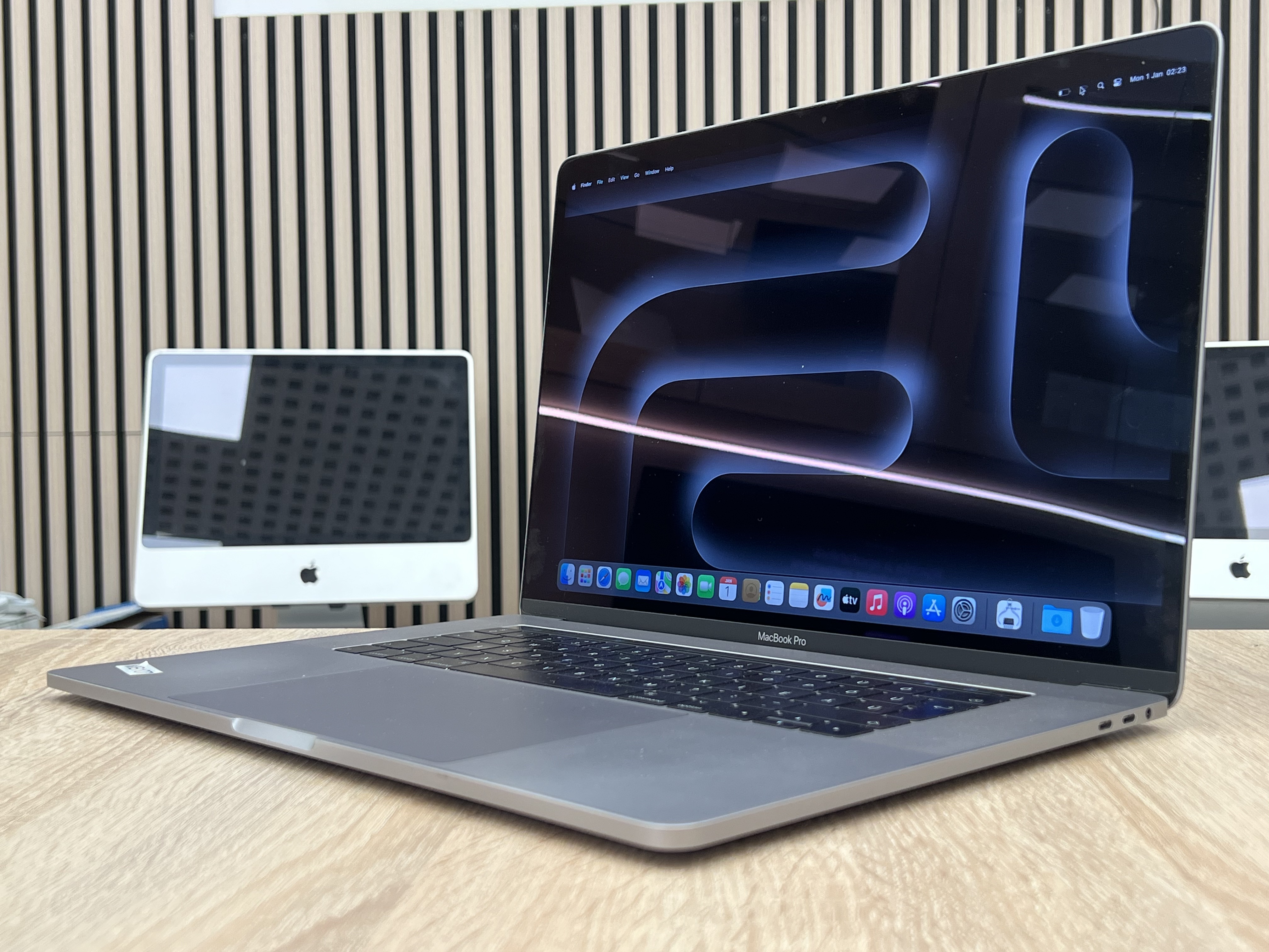MacBook Pro 15" 2017 512/16GB – fotka 3